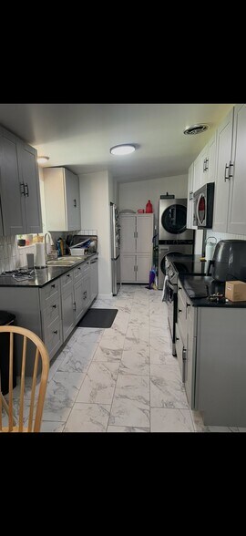 Building Photo - 1457 N 350 W
