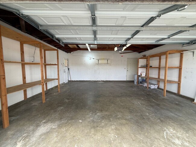 Building Photo - Charming Remodeled 3 Bedroom / 2 Bathroom ...