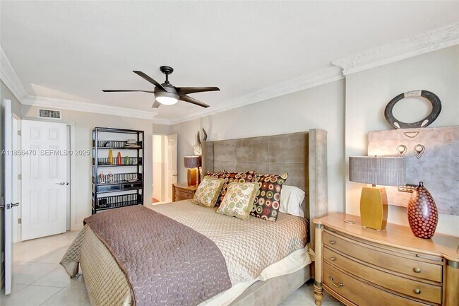 Building Photo - 336 N Birch Rd