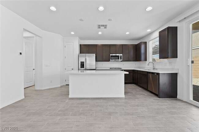 Building Photo - 966 Ferodale Ave
