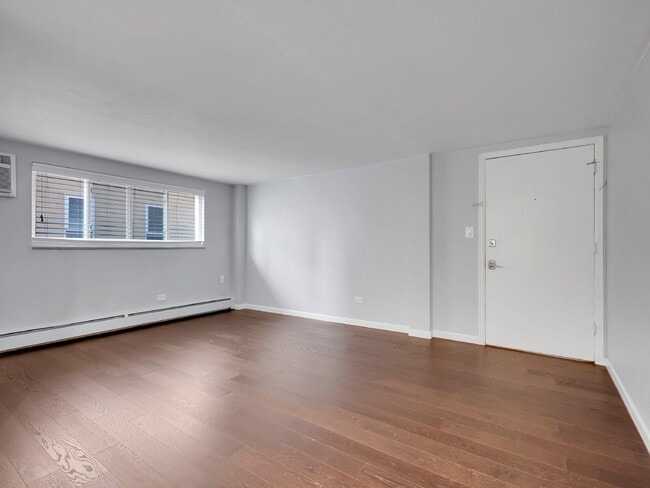 Building Photo - $1,625 - 1 Bed 1 Bath Condo Available Near...