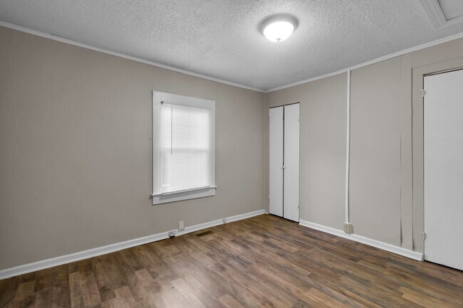 Building Photo - 607 1st Ave