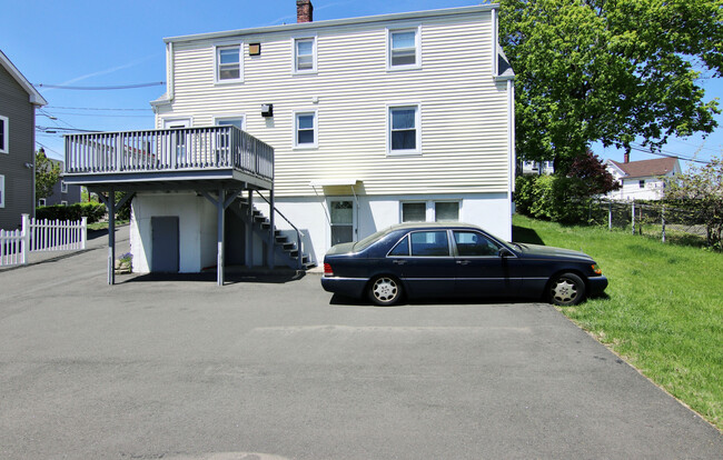 Building Photo - 261 East Ave