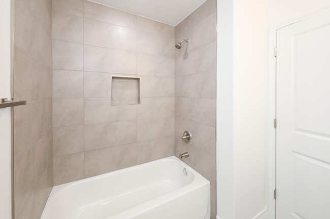 Building Photo - 9921 Bijan Dr