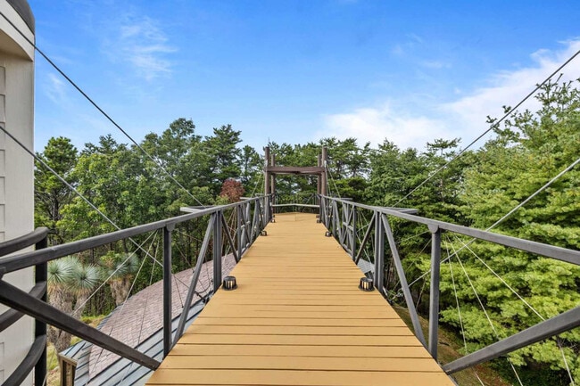 Building Photo - 1816 Bear Spgs Wy