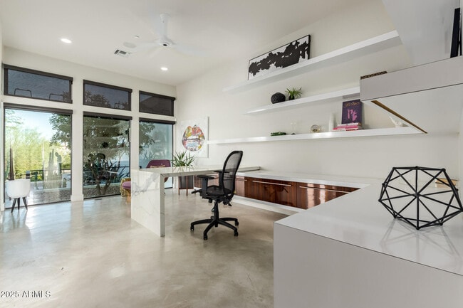 Building Photo - 6636 N 48th St