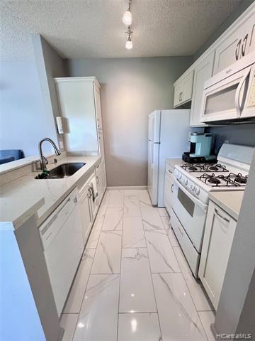 Building Photo - 91-225-225 Hanapouli Cir
