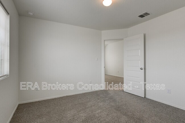 Building Photo - 5407 Shasta Pl