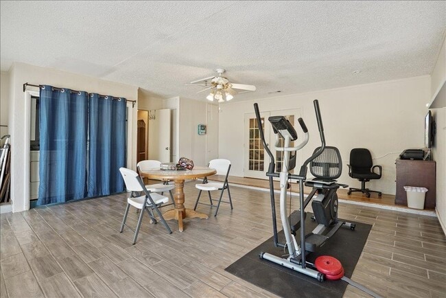 Building Photo - 4611 Cedargrove Dr