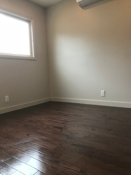 Building Photo - 2900 Elm St