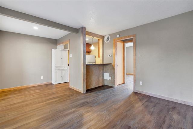 Building Photo - 5727 Richmond Ave