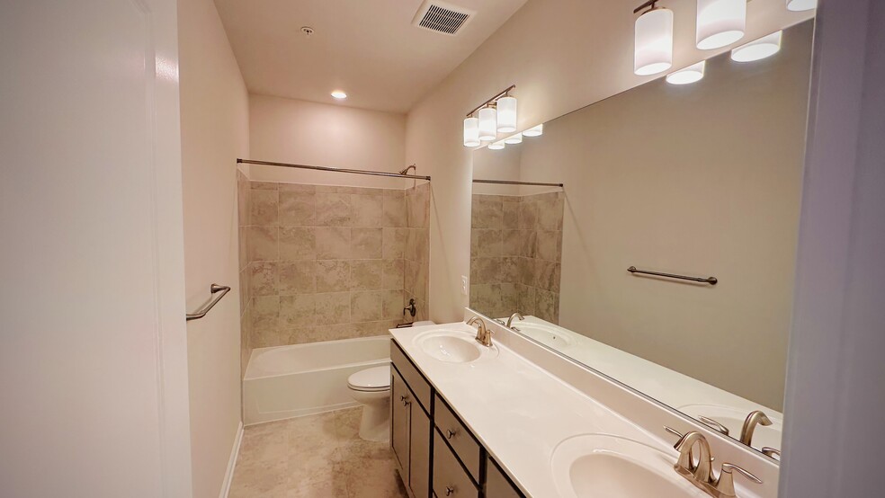 Building Photo - 66 Garden Meadow Pl