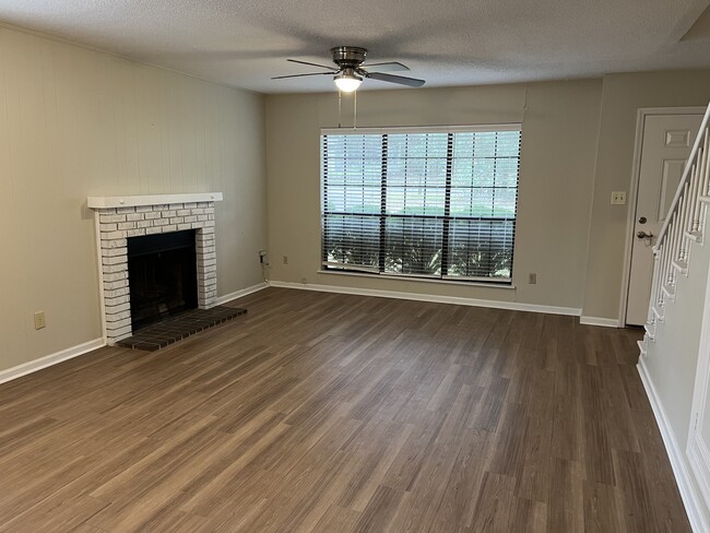 Living Room - 2317 Trimble Rd