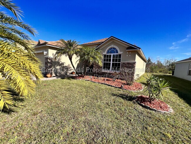 Building Photo - 5647 Sycamore Canyon Dr