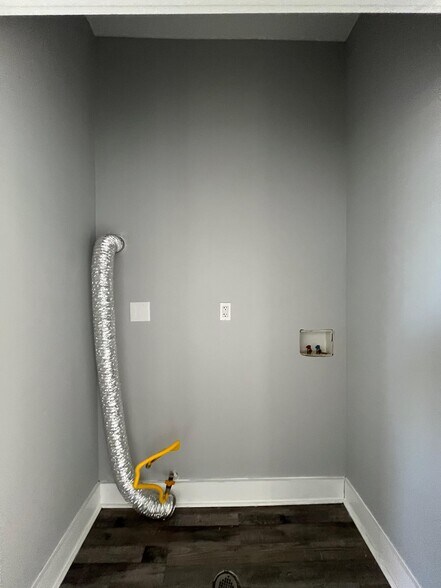 Building Photo - 61 Orient Ave