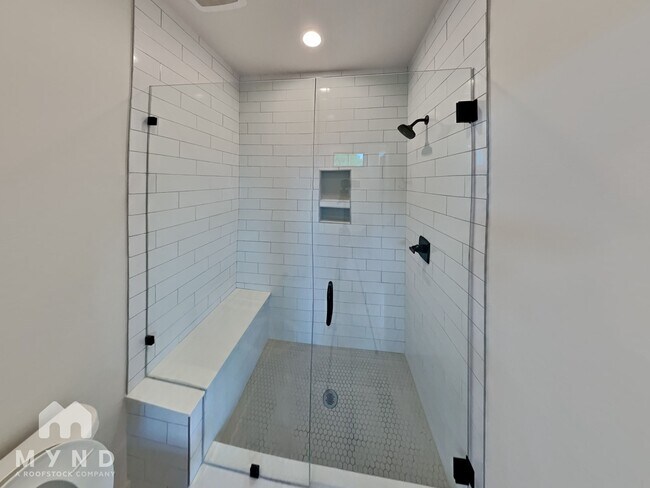 Building Photo - 436 E 33rd St