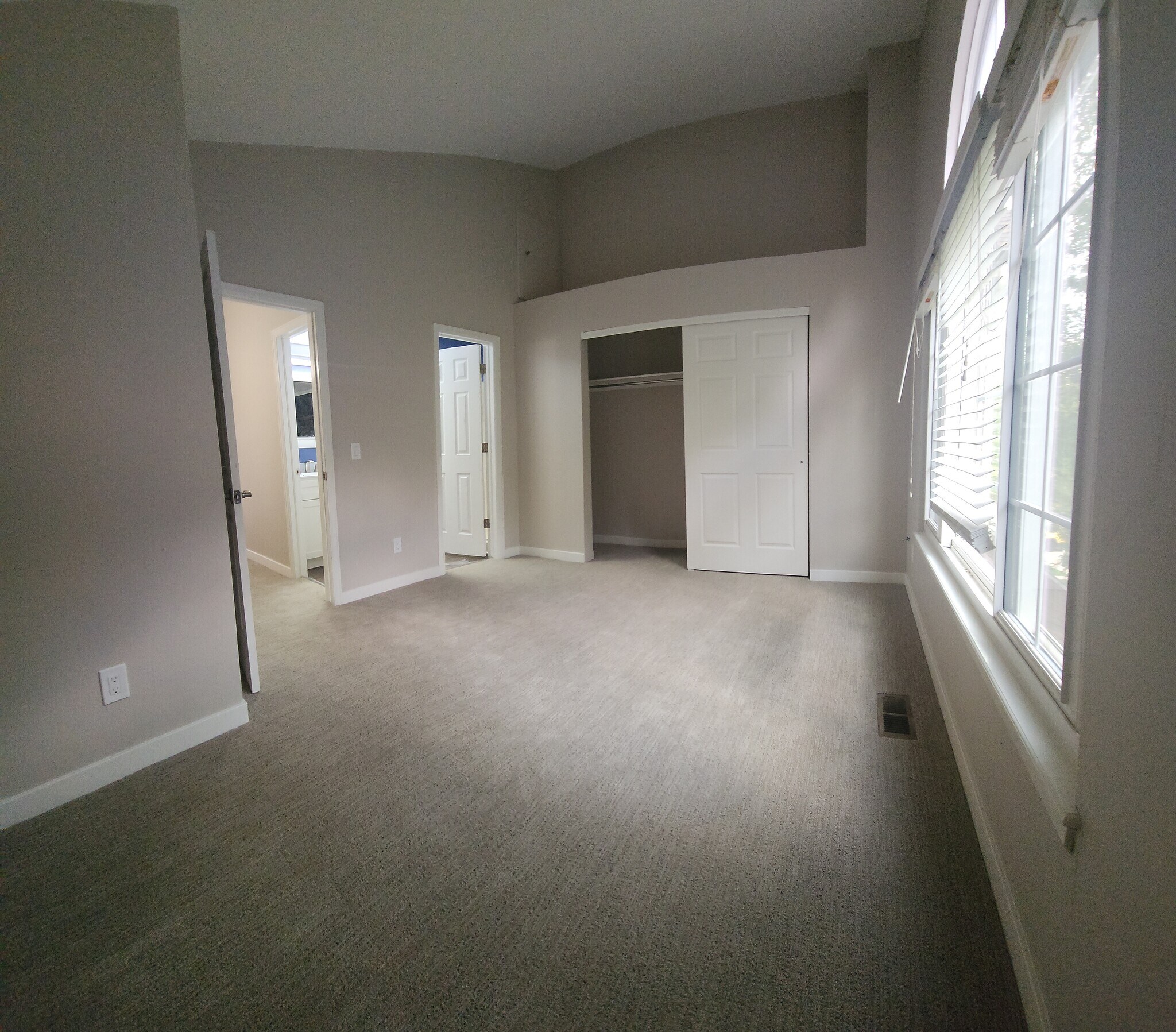 Upper Guest Bed, Bath, Closet - 415 Pheasant Run