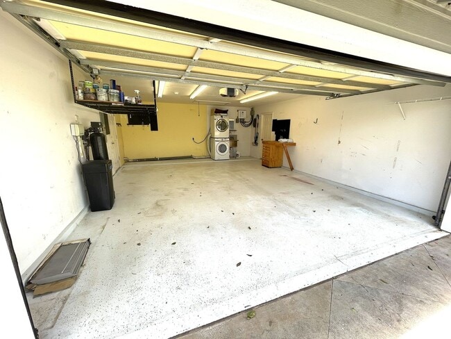 Building Photo - Central Kihei - Pi?ilani Villages 3 Bed 2 Bath Unfurnished Home with High end Finishes & Family-F...