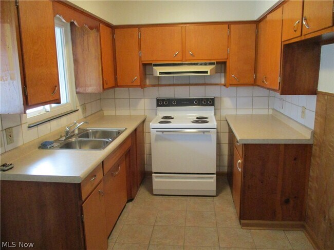 Building Photo - 2940 6th St