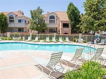 Building Photo - Updated Canyon Country Condo in Gated Community