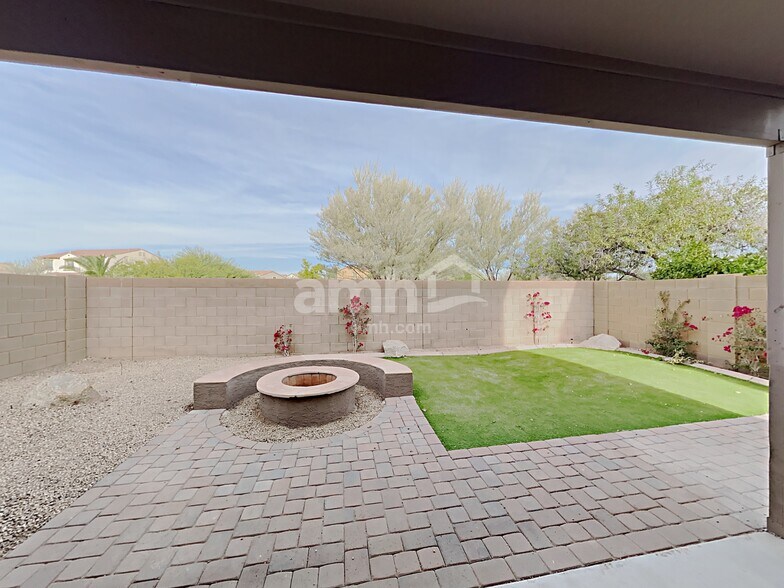Building Photo - 17464 W Mauna Loa Ln