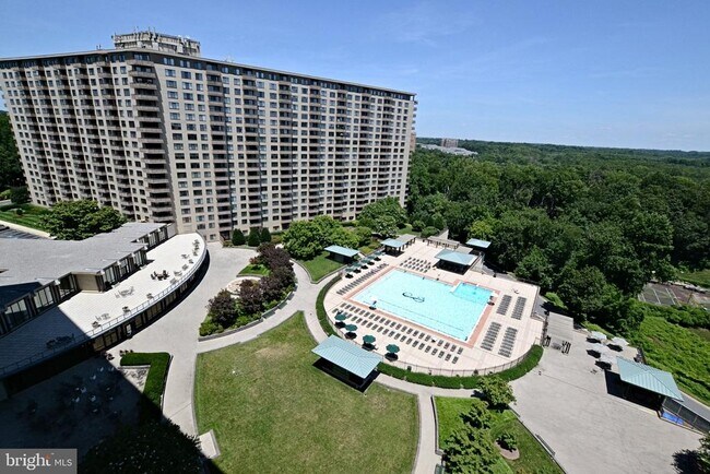 Building Photo - 5225 Pooks Hill Rd