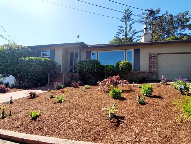 Building Photo - 301 42nd Ave