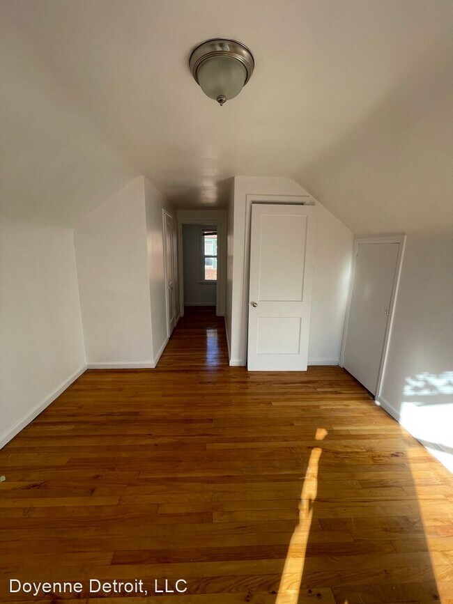 Building Photo - 3 br, 1 bath House - 18412 Glastonbury