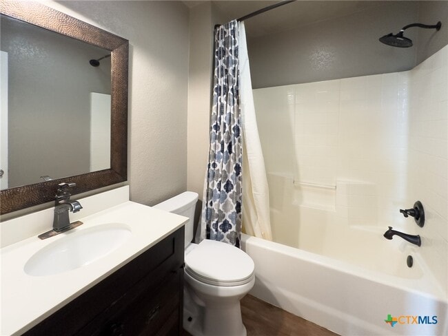 Building Photo - 308 Oak Ridge Dr