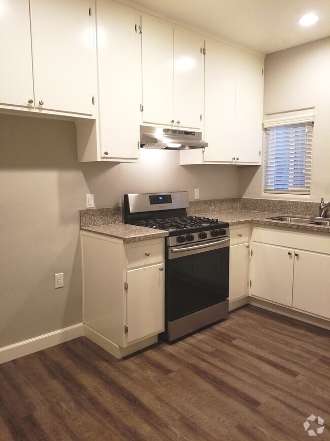 Building Photo - 1 Bed/1 Bath  $1,750****Move In 5/15/25!!