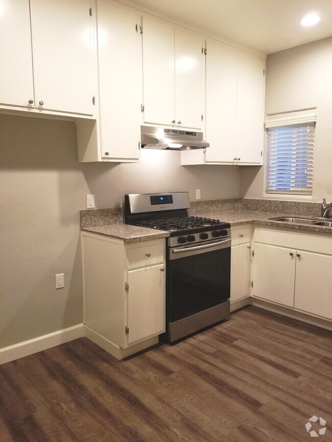 Building Photo - 1 Bed/1 Bath  $1,750****Move In 6/15/25 ge...