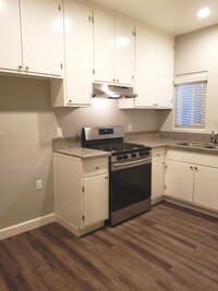 Building Photo - 1 Bed/1 Bath $1775**Renovated Unit!!