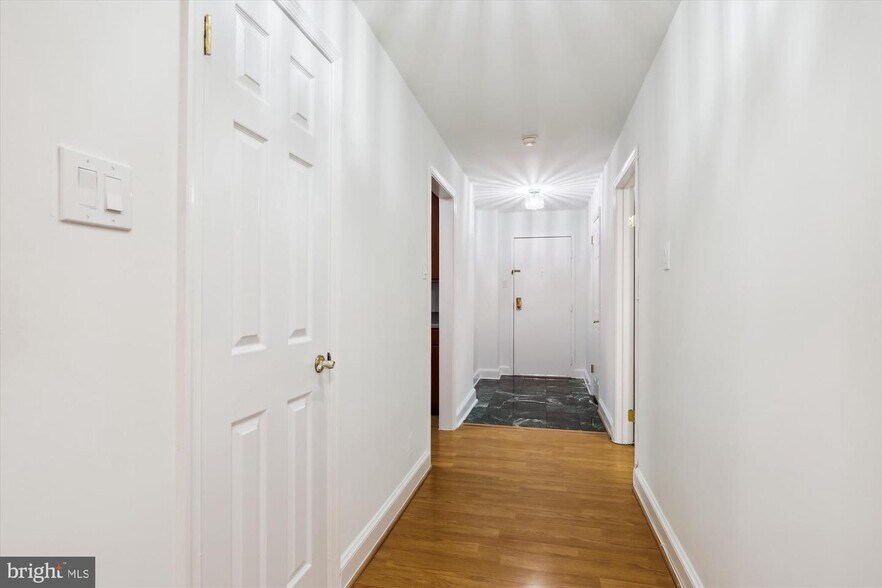Building Photo - 1316 New Hampshire Ave NW