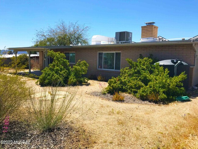 Building Photo - 7800 N Nicole Pl