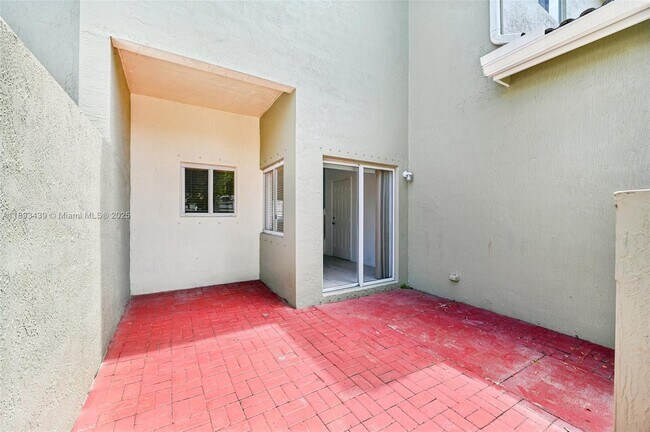 Building Photo - 2456 SE 19th Ct