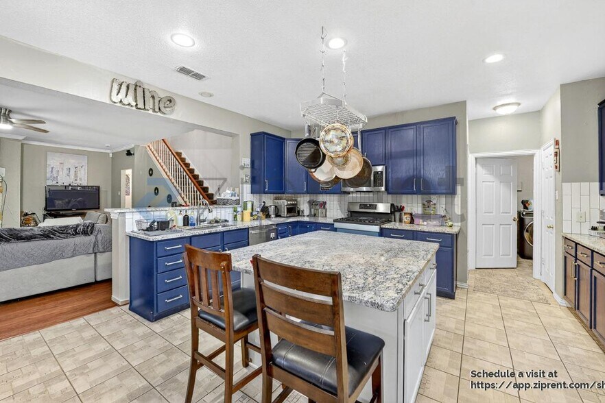 Building Photo - 6501 Amesbury Ln