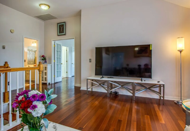 Building Photo - 6777 Autumn Oaks Dr