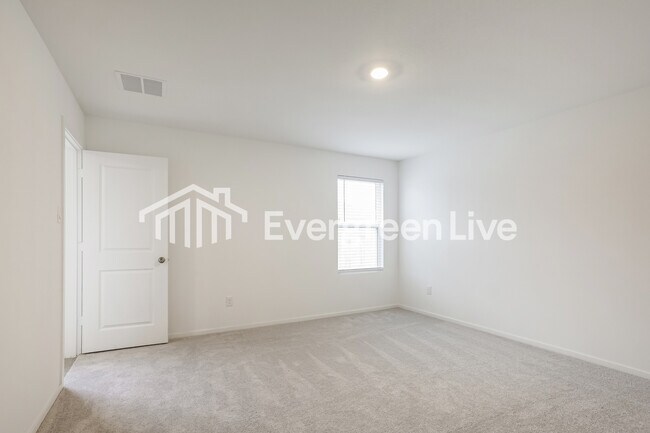 Building Photo - 19747 US-59