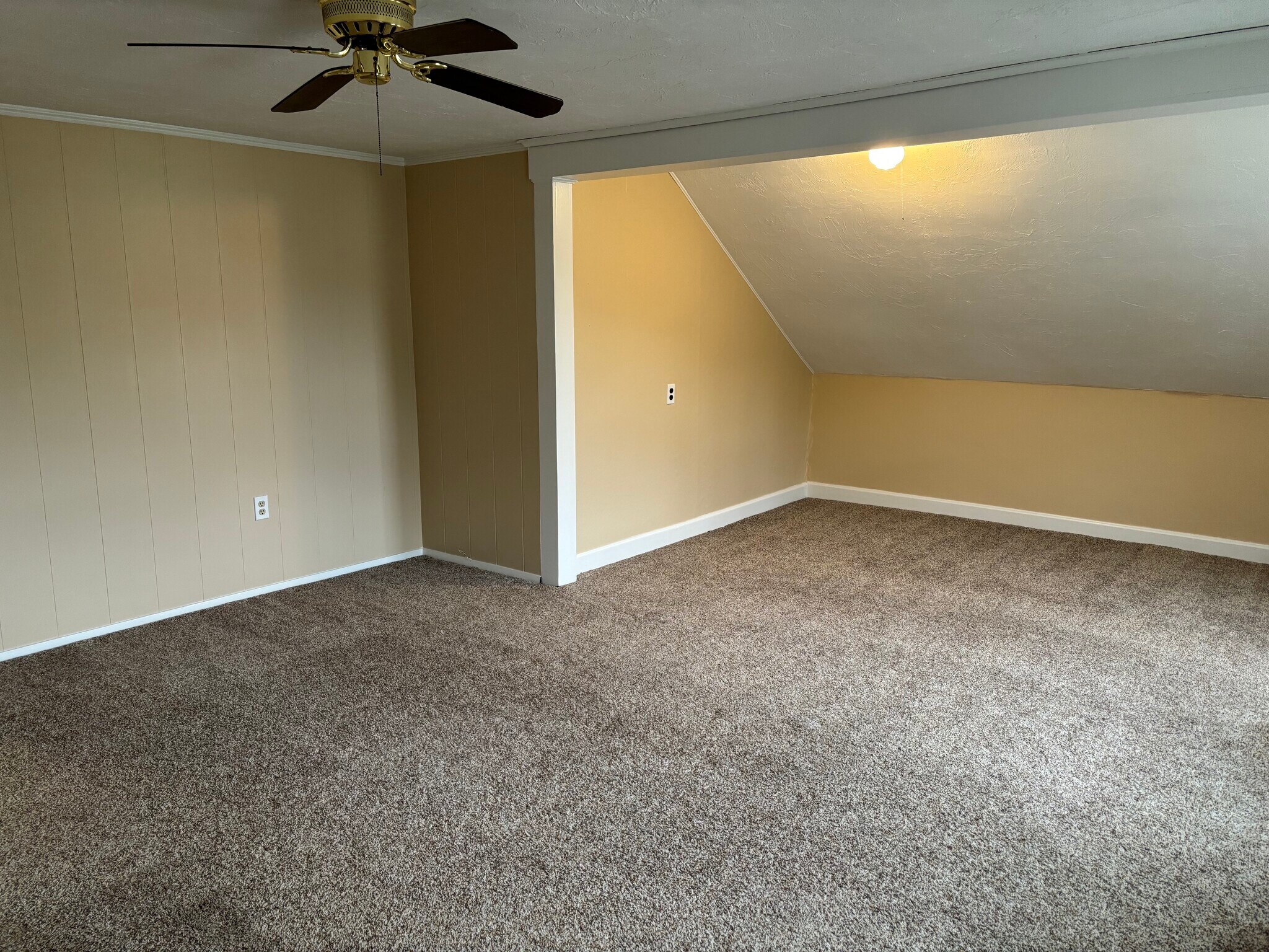 Building Photo - 72 Hoover St