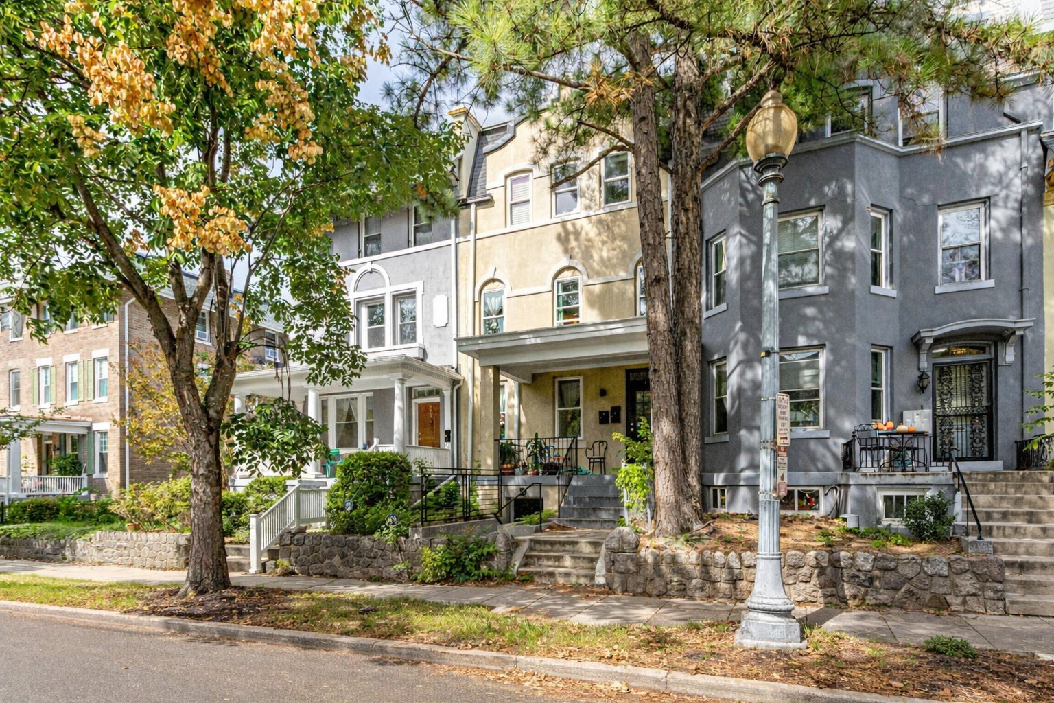 Building Photo - 727 Quebec Pl NW