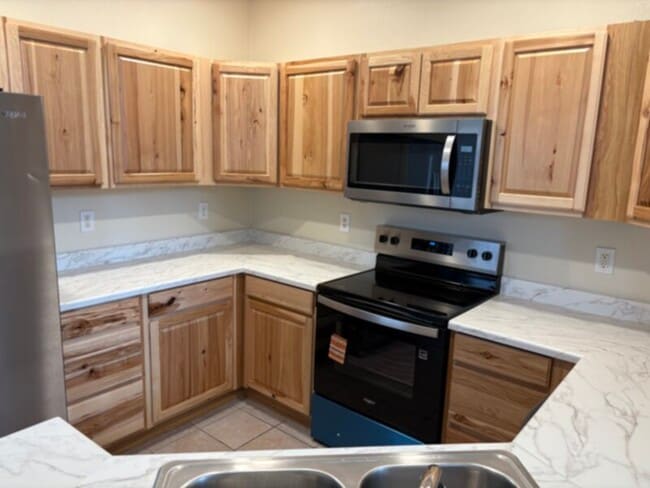 Building Photo - Meadow Hills Village V, 2nd floor