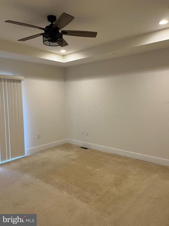 Building Photo - 805 Lakeview Ct