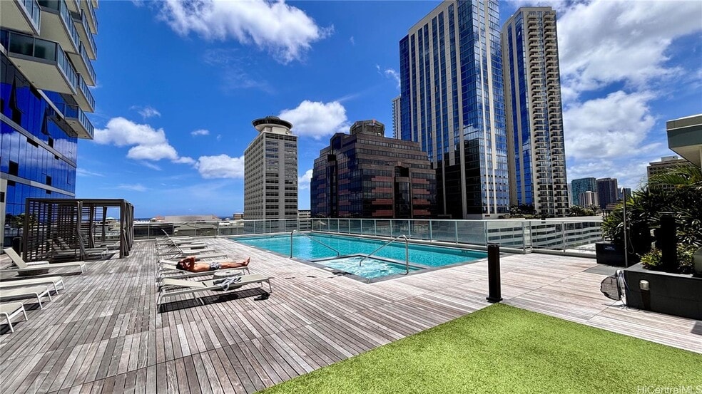 Pool - 629 Keeaumoku St