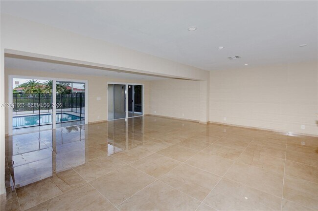 Building Photo - 16641 Royal Poinciana Dr