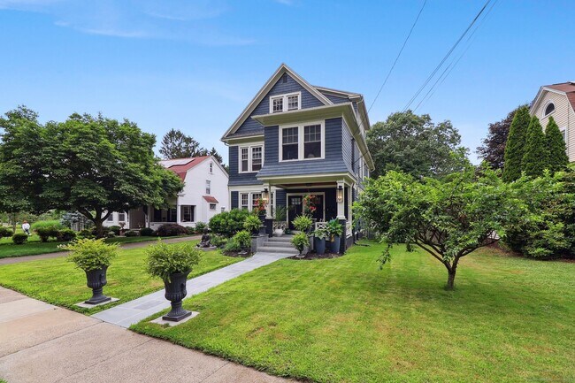 Building Photo - 1586 Whitney Ave