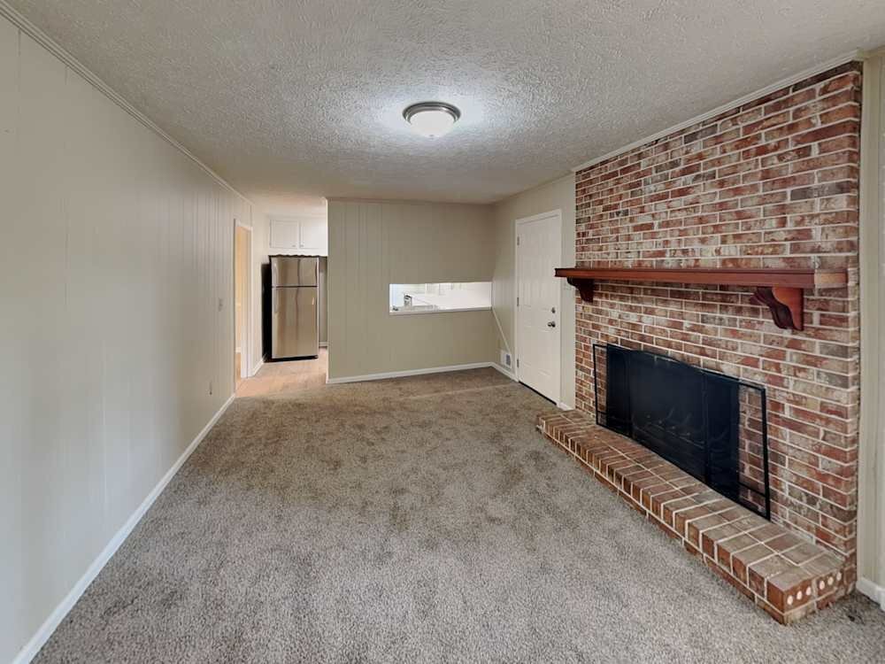 Building Photo - 5676 Crestwood Dr SW