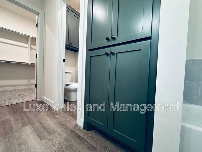 Building Photo - 16305 Villa Valeria Way