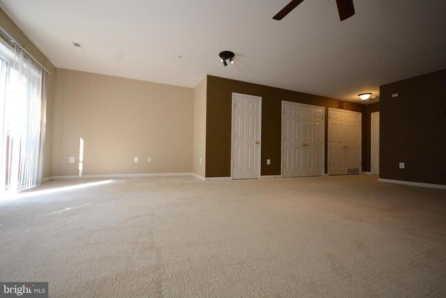 Building Photo - 421 Green Fern Cir