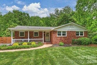 Building Photo - 2027 Wensley Dr