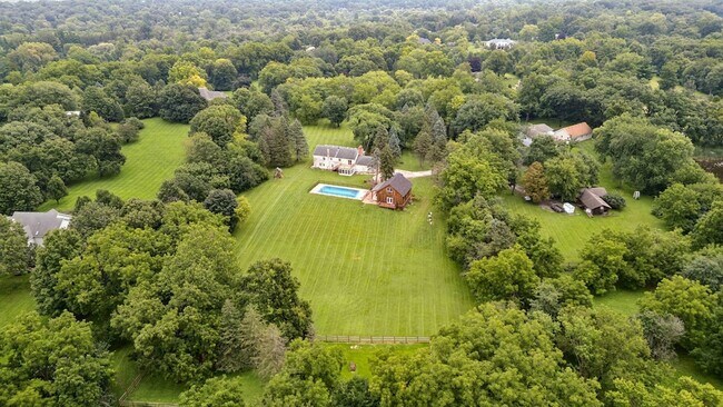 Building Photo - 1N480 Indian Knoll Rd